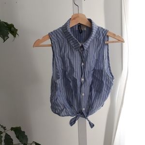 ❤ 3/30$- sleeveless striped crop button down